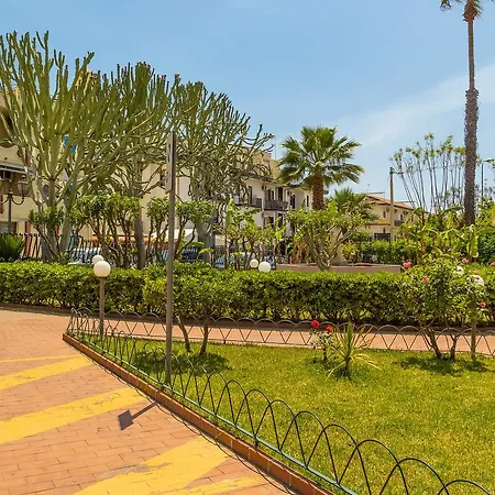 Casa Di Paola * Giardini Naxos
